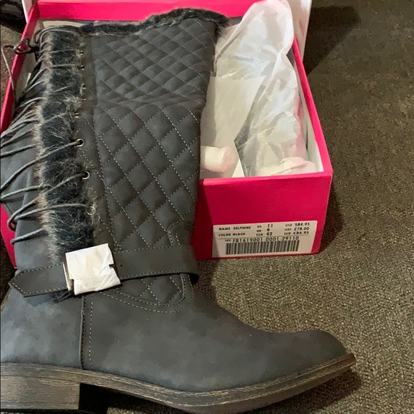 JustFab Shoes - New in box woman’s boots